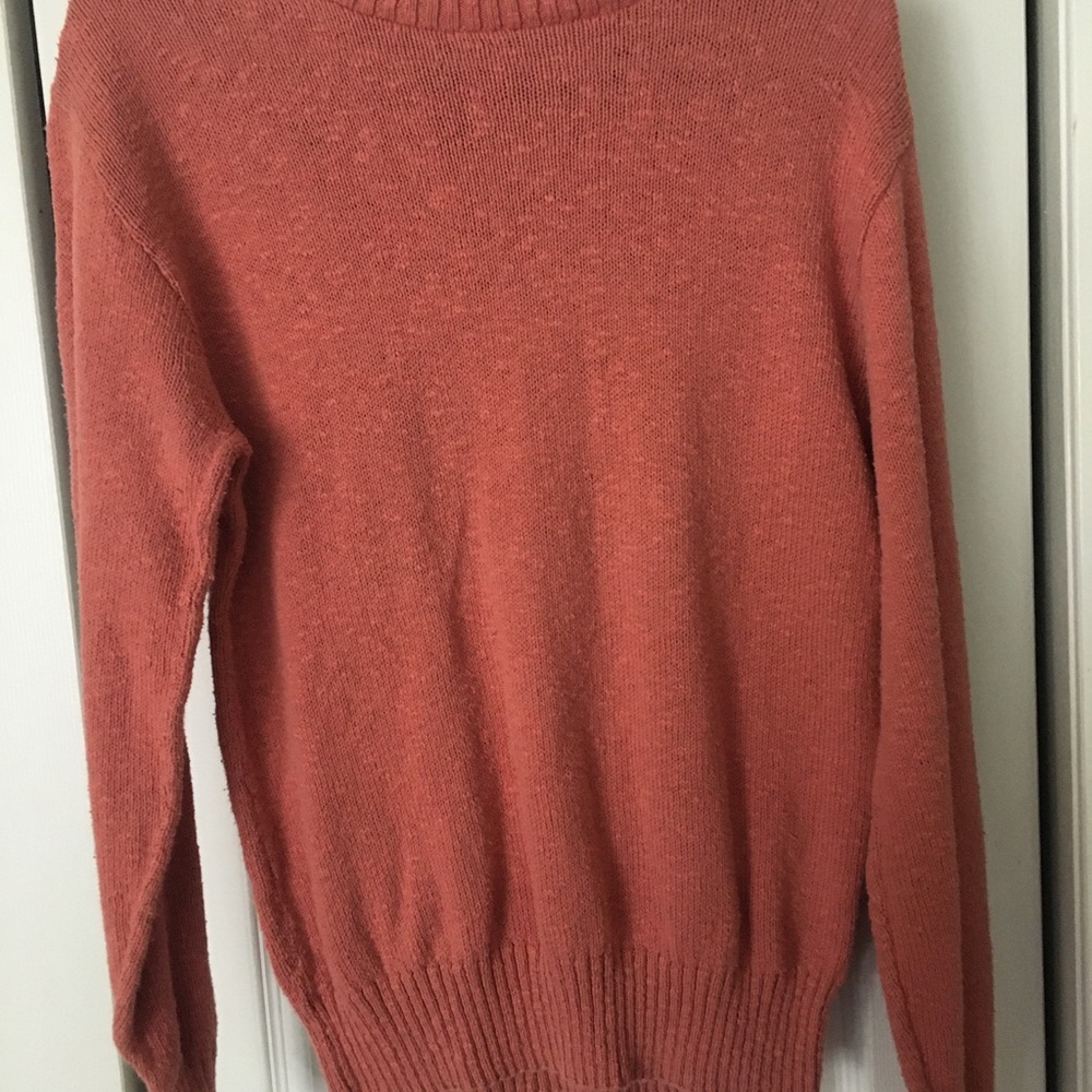 A sweater - Picture 2 of 2